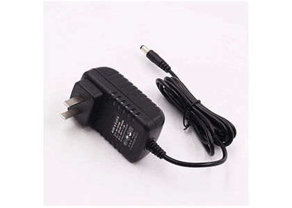 IP2070L_02S至为芯支持AC口快充的24W功率AC/DC芯片